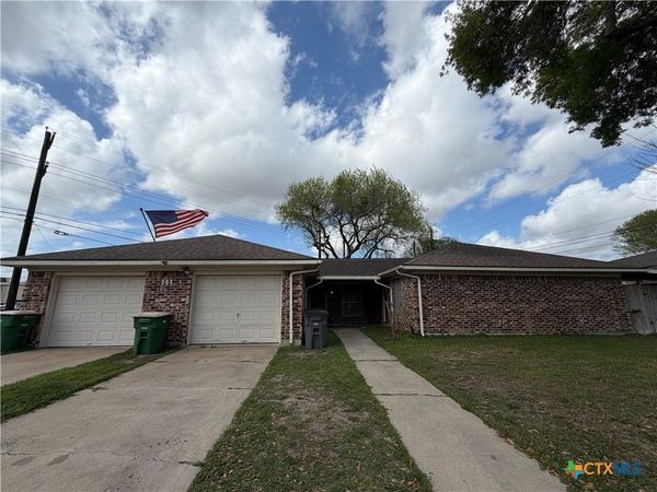111 Lancelot Street , Unit 1, Victoria, TX 77904