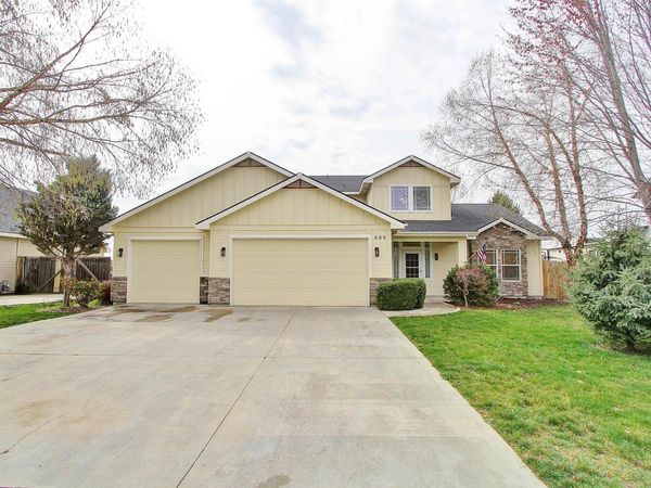 689 Triumph Dr, Middleton, ID 83644