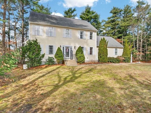 715 County Road, Rochester, MA 02770