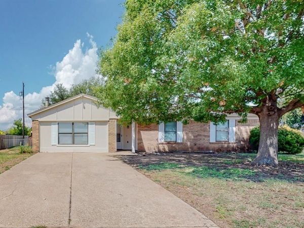 1500 Berry Drive, Cleburne, TX 76033