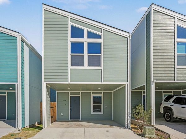 310 W Evergreen st #121, San Antonio, TX 78212