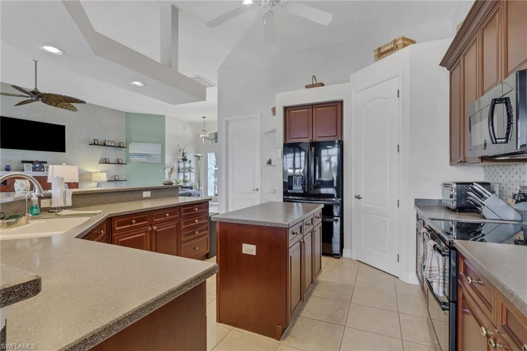 2102 NE 22nd Ave, Cape Coral, FL 33909 Photo