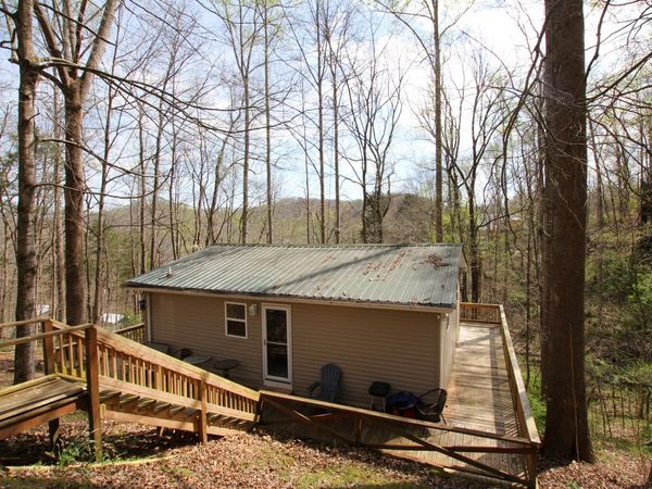 1050 Holiday Haven Dr , Smithville, TN 37166