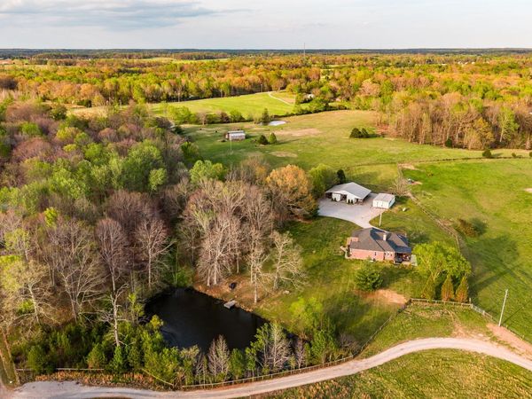 1075 Fannie Nicholson Rd, Chapmansboro, TN 37035