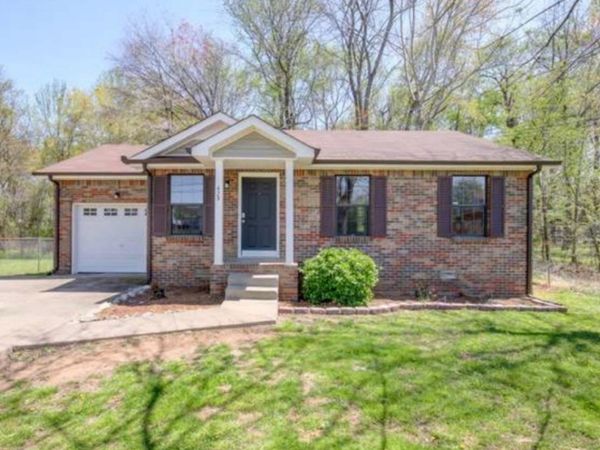 423 Donna Dr, Clarksville, TN 37042