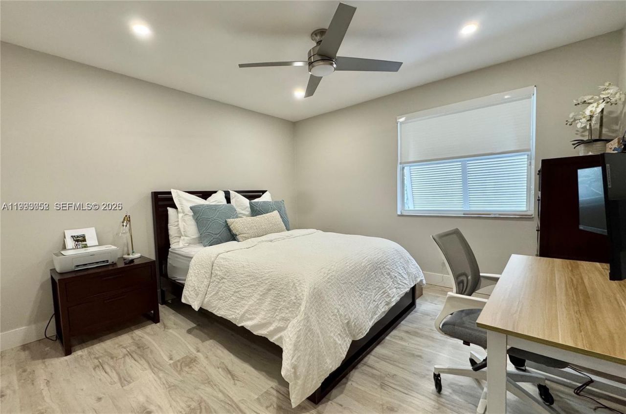 1490 NW 113th Way, Pembroke Pines, FL 33026 Photo