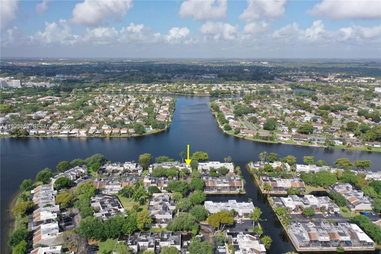 1490 NW 113th Way, Pembroke Pines, FL 33026 Photo