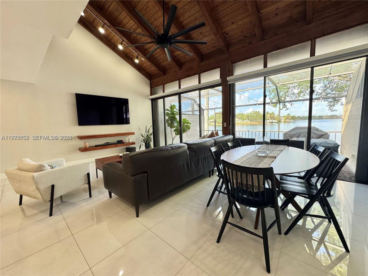 1490 NW 113th Way, Pembroke Pines, FL 33026 Photo