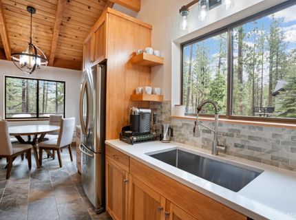 1408 Pebble Beach Drive, South Lake Tahoe, CA 96150 Photo