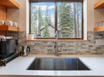 1408 Pebble Beach Drive, South Lake Tahoe, CA 96150 Photo