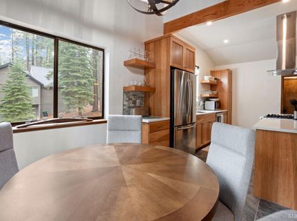 1408 Pebble Beach Drive, South Lake Tahoe, CA 96150 Photo