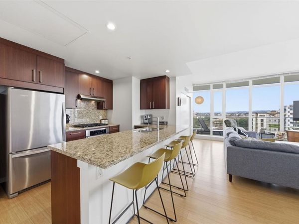 379 Tyee Rd, Unit 803, Victoria, BC V9A 0B4