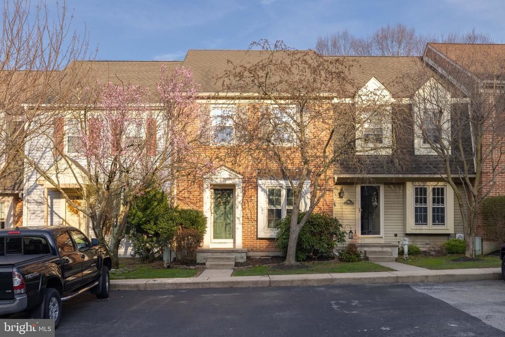 311 Stoneham Drive, Hockessin, DE 19707 Main Photo