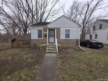 18499 Pierson Street , Detroit, MI 48219