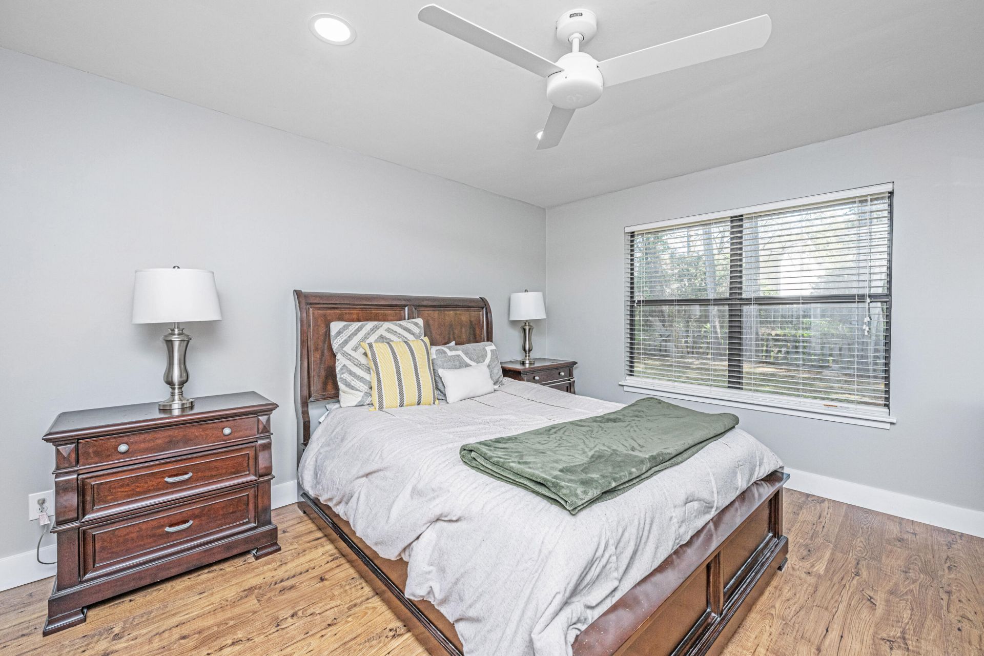 1525 E Crossing Lane Photo 15