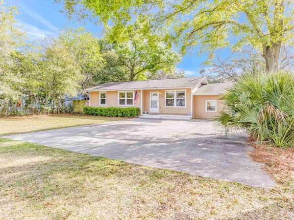 105 Rue Max St, Pensacola, FL 32507