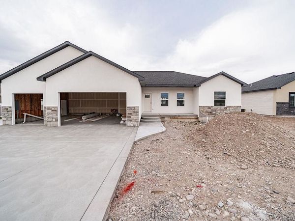 1631 Palm Springs Dr, Idaho Falls, ID 83404