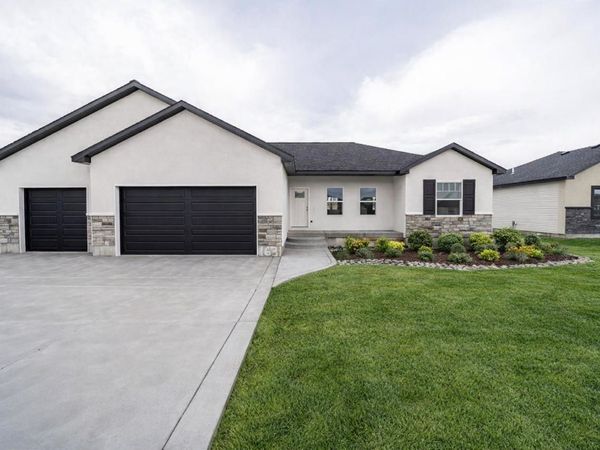 1631 Palm Springs Dr, Idaho Falls, ID 83404