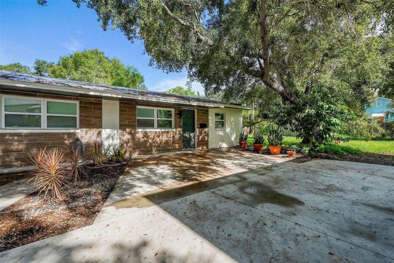 779 12th Ave N , Saint Petersburg, FL 33704 Photo