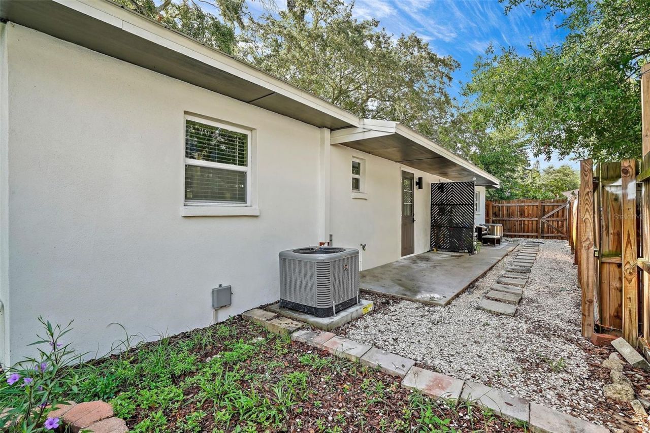 779 12th Ave N , Saint Petersburg, FL 33704 Photo