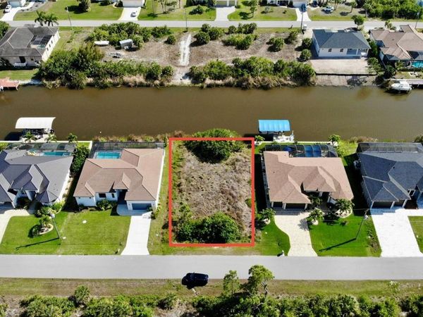 15376 HENNIPEN CIRCLE , PORT CHARLOTTE, FL 33981