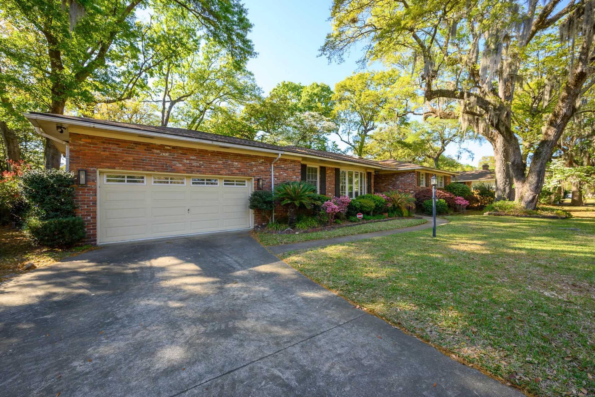 1867 Rugby Lane Photo 12