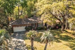 1867 Rugby Lane photo 4