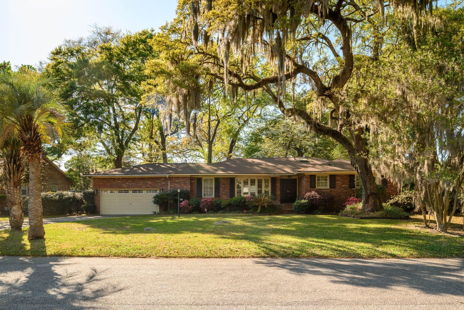 1867 Rugby Lane Photo 8