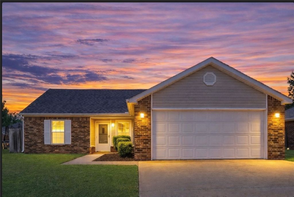 1415 S Camellia Lane, Fayetteville, AR 72704 Main Photo