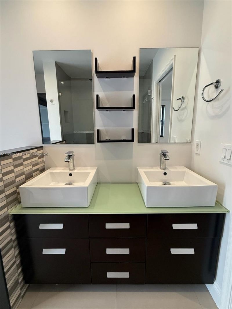 725 NW 135th Ct , Miami, FL 33182 Photo