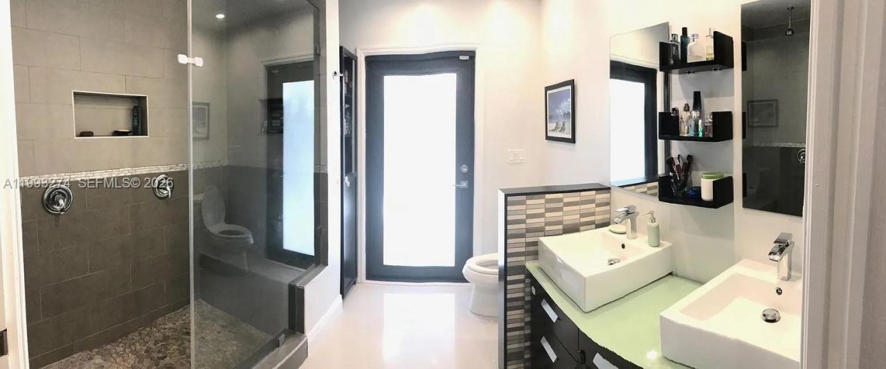 725 NW 135th Ct , Miami, FL 33182 Photo