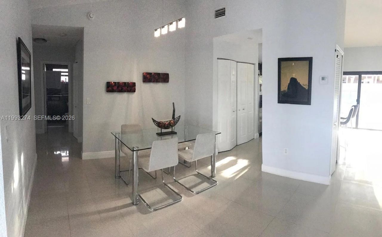 725 NW 135th Ct , Miami, FL 33182 Photo