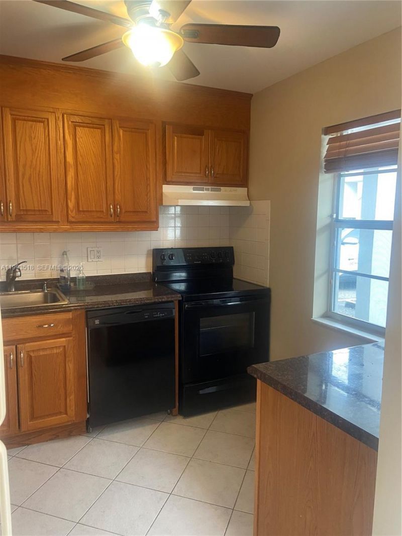7897 Golf Cir Dr, Unit 108, Margate, FL 33063 Photo