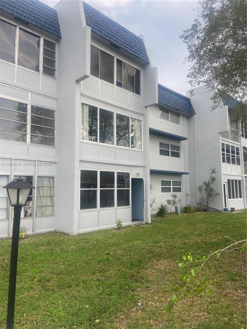 7897 Golf Cir Dr, Unit 108, Margate, FL 33063 Photo