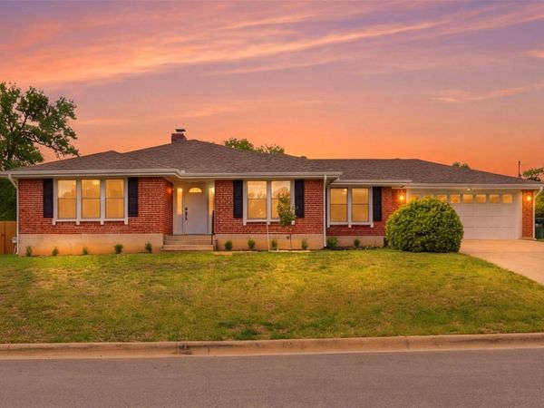 205 Sunshine DR, Georgetown, TX 78628