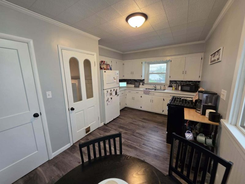 925 E Spring Street, Saint Marys, OH 45885 Photo 4