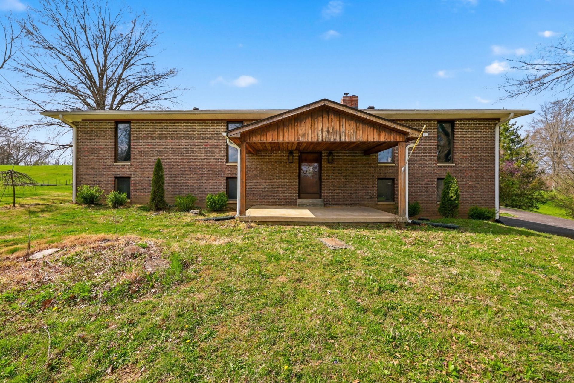 1460 Bonds Mill Road, Lawrenceburg, KY 40342