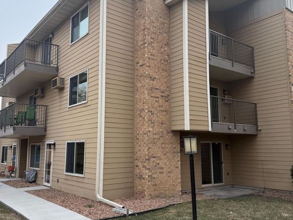 2020 Ridge Drive, Unit 11, Saint Louis Park, MN 55416