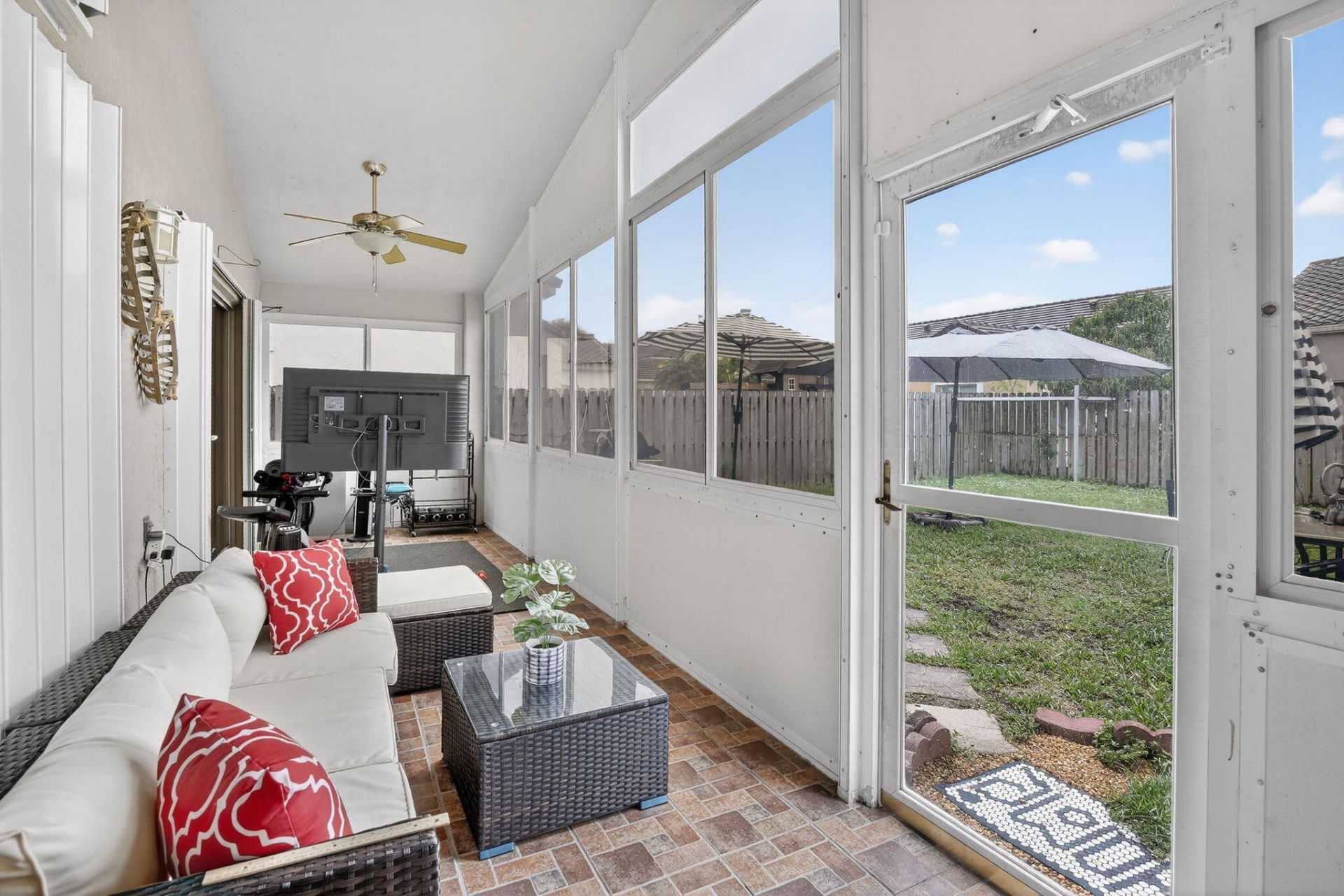 495 Carrington Lane, Weston, FL 33326 Photo