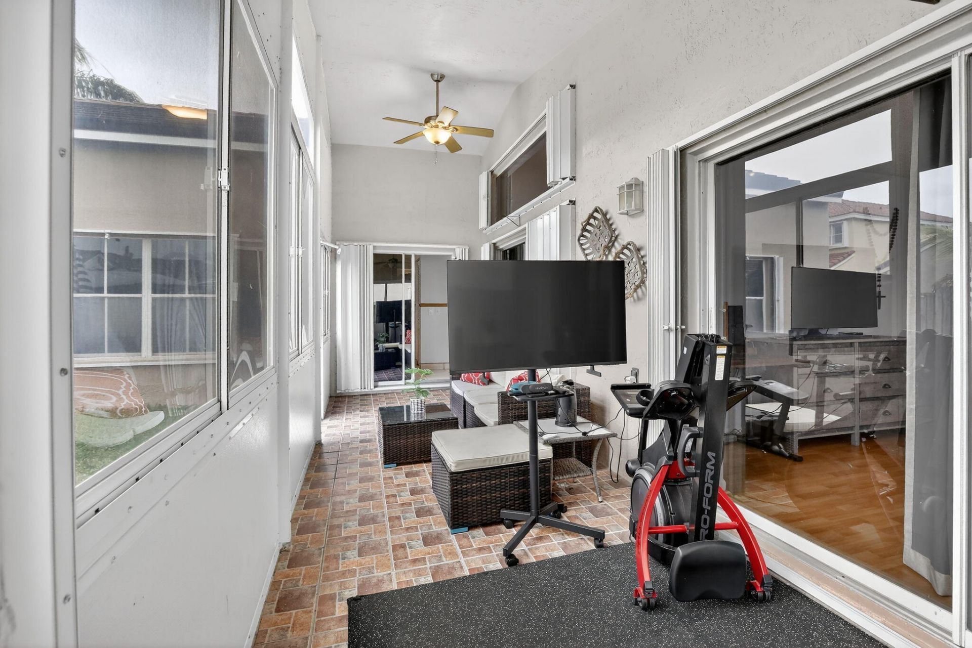 495 Carrington Lane, Weston, FL 33326 Photo