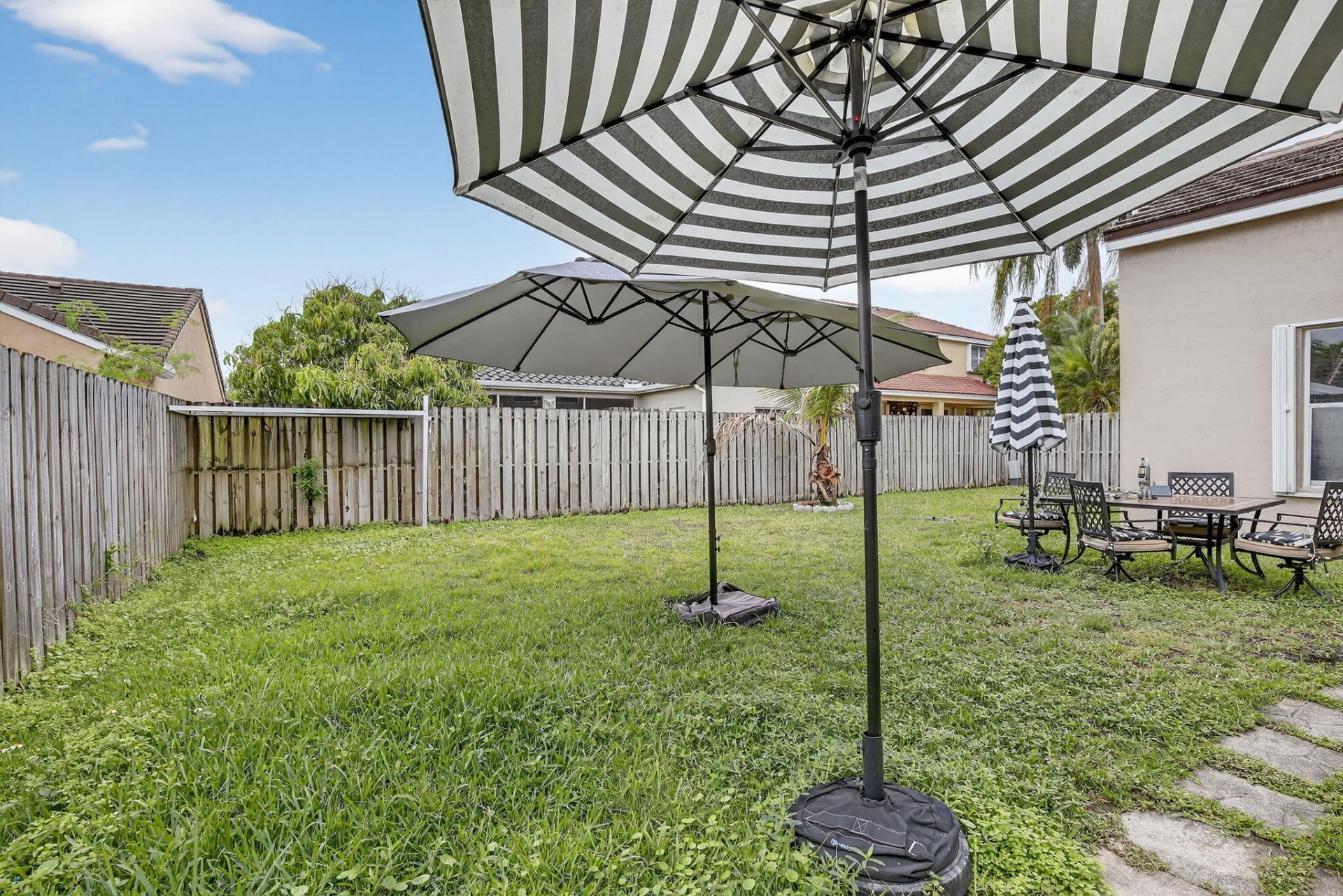 495 Carrington Lane, Weston, FL 33326 Photo