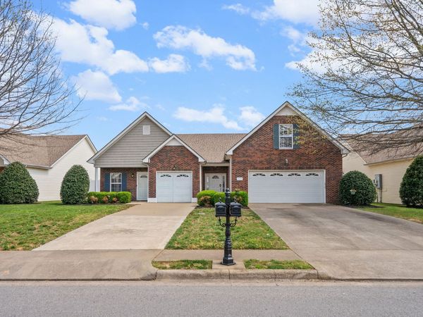 3737 Meadow Ridge Ln , Clarksville, TN 37040