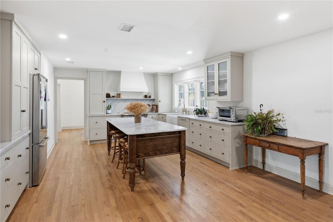 1884 Oakdale Lane N, Clearwater, FL 33764 Photo