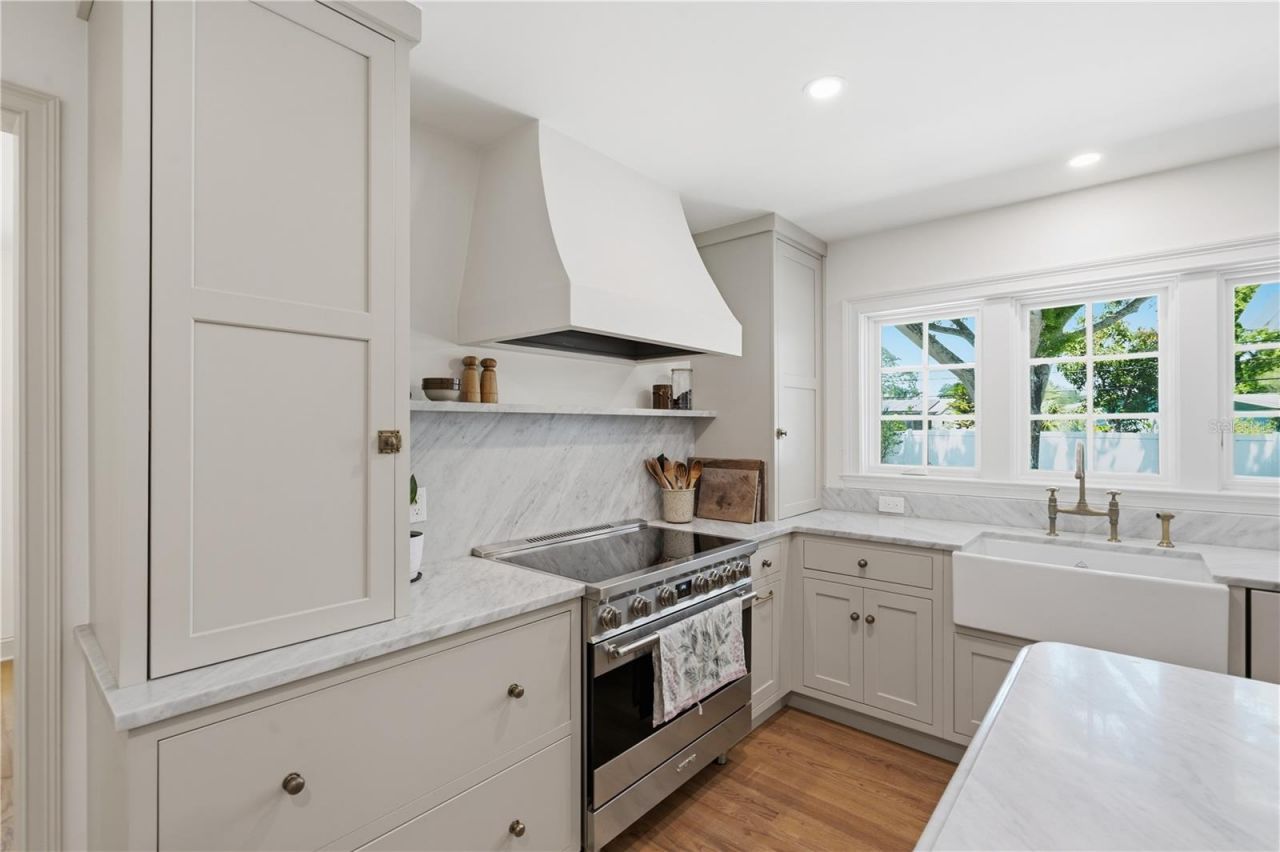 1884 Oakdale Lane N, Clearwater, FL 33764 Photo