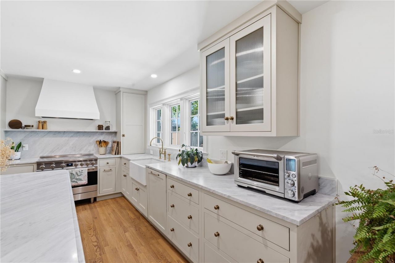 1884 Oakdale Lane N, Clearwater, FL 33764 Photo