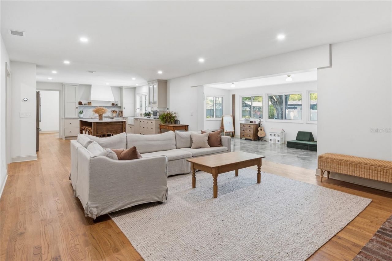 1884 Oakdale Lane N, Clearwater, FL 33764 Photo