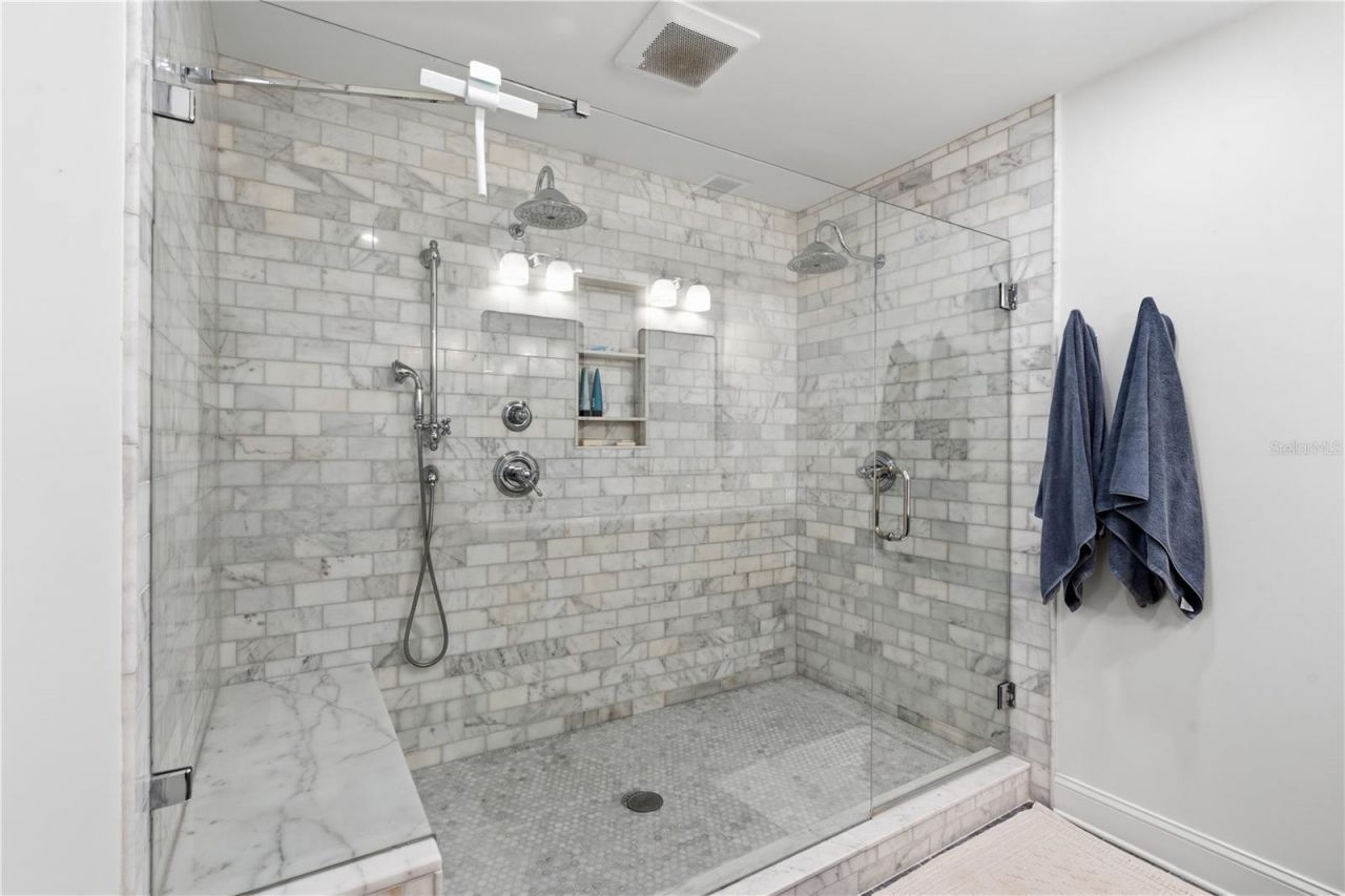 1884 Oakdale Lane N, Clearwater, FL 33764 Photo