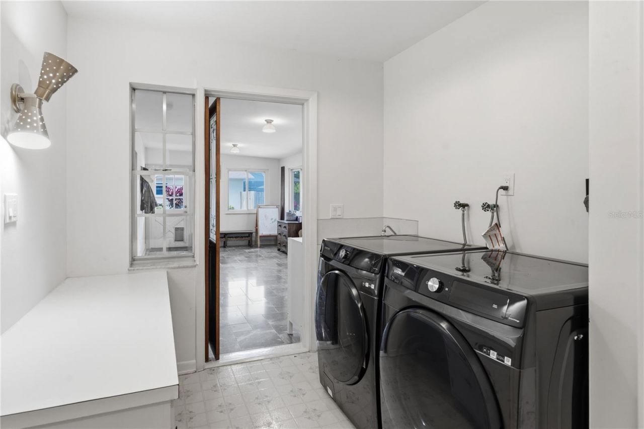 1884 Oakdale Lane N, Clearwater, FL 33764 Photo