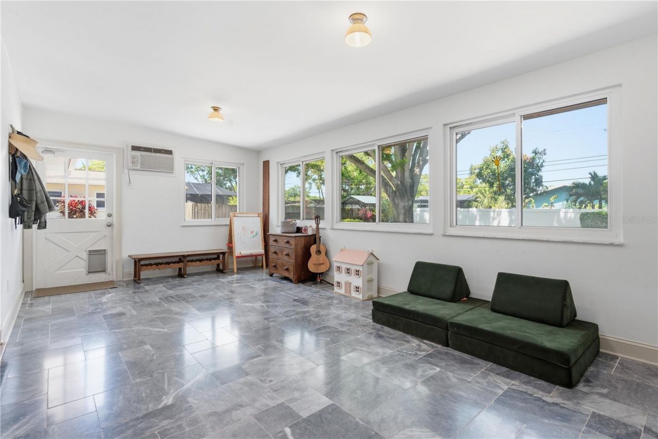 1884 Oakdale Lane N, Clearwater, FL 33764 Photo