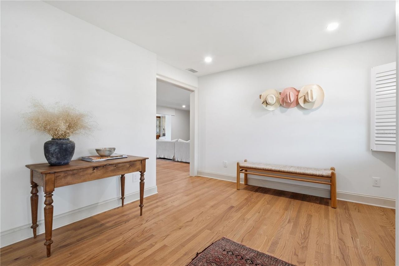 1884 Oakdale Lane N, Clearwater, FL 33764 Photo